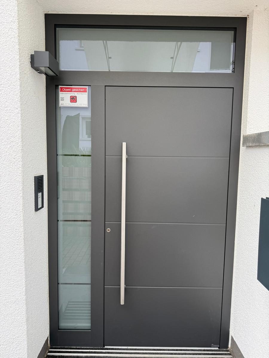 Eingangstür – sauber & gepflegt