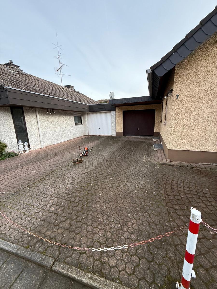 Einfahrt gereinigt – nachher